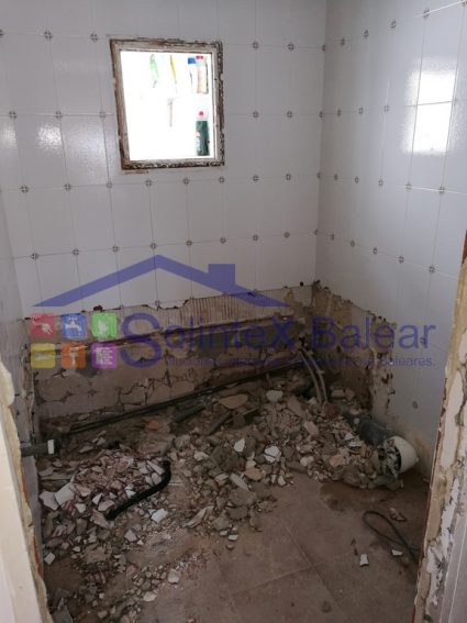 Demolición baño Carrer Manacor